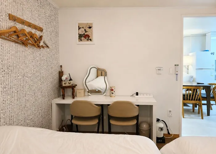 My House 5min Walk To Seongsu Musinsa, Olive Young, Konkuk Stn 6min, 3 Acs Seoul