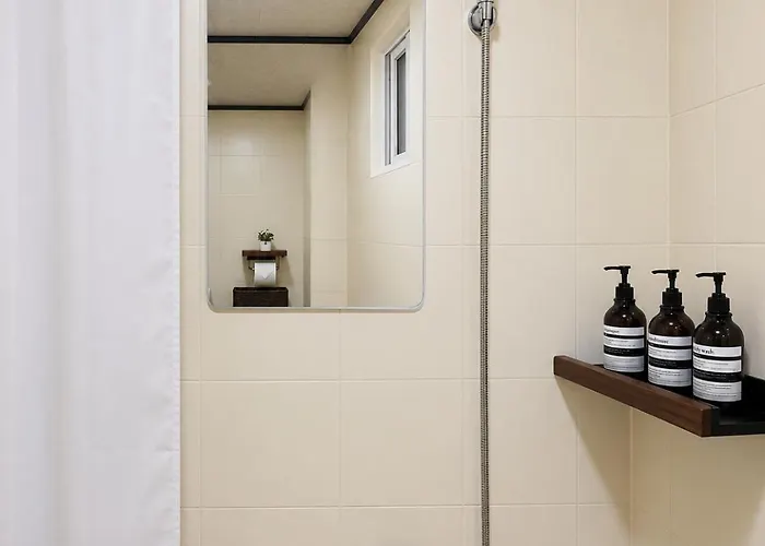 My House 5min Walk To Seongsu Musinsa, Olive Young, Konkuk Stn 6min, 3 Acs Apartment *
